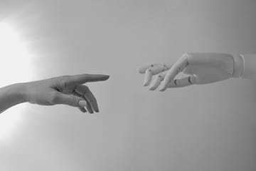 intelligenza artificiale dito umano